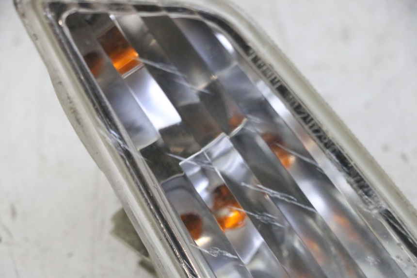 photo de FRONT RIGHT TURN SIGNAL PIAGGIO VESPA GRANTURISMO 200 (2004 - 2005) - Checked used part