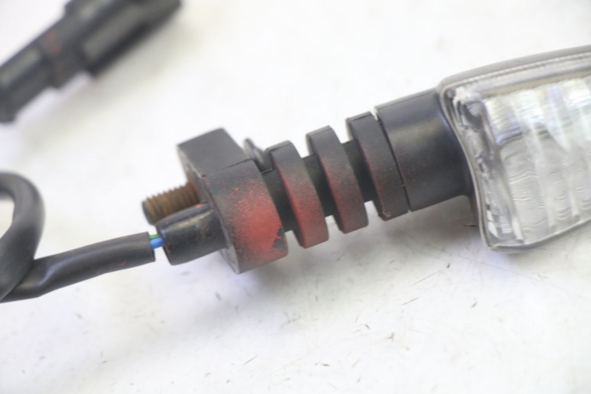 photo de FRONT RIGHT TURN SIGNAL LIGIER PULSE 3 1 (2014 - 2020) - Alternative perspective