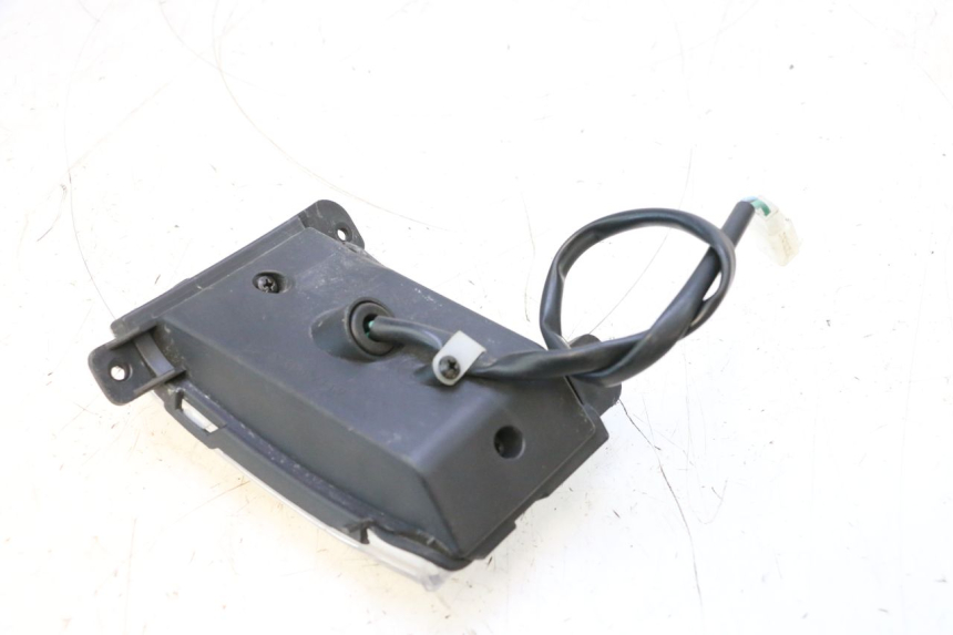 photo de FRONT RIGHT TURN SIGNAL EFUN PUSA 1 - Technical close-up