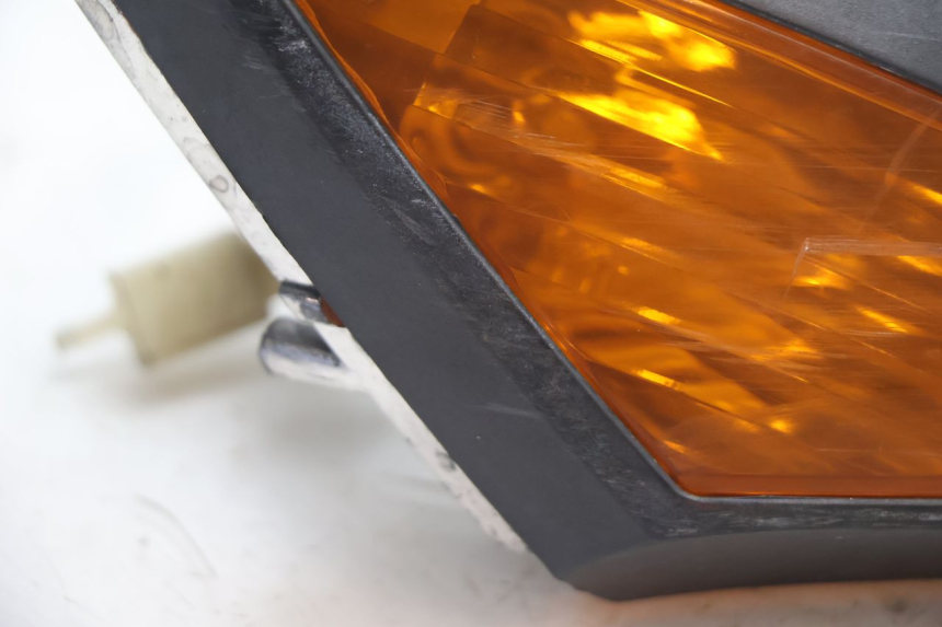 photo de RIGHT FRONT TURN SIGNAL KEEWAY RY6 2T 50 (2011 - 2019) - Zoom on usage condition