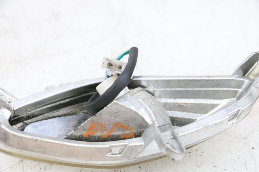 photo de FRONT RIGHT TURN SIGNAL JM MOTORS SANTANA 50 (2014 - 2023) - Zoom on usage condition