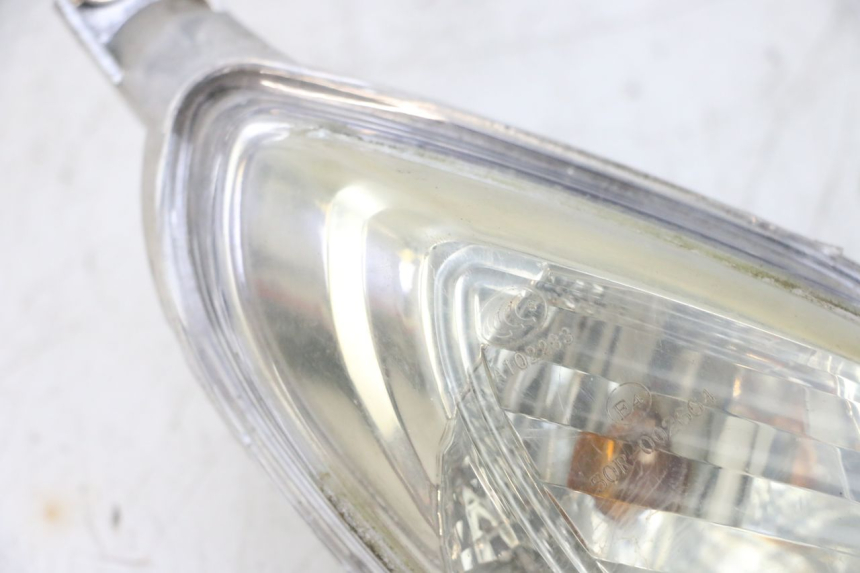 photo de FRONT RIGHT TURN SIGNAL JM MOTORS SANTANA 50 (2014 - 2023) - Surface and material condition