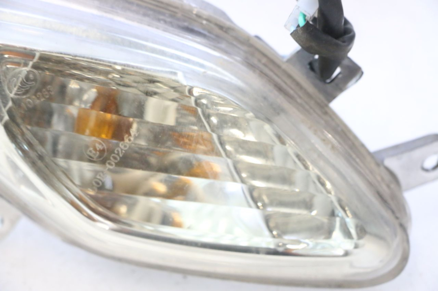 photo de FRONT RIGHT TURN SIGNAL JM MOTORS SANTANA 50 (2014 - 2023) - Component detail