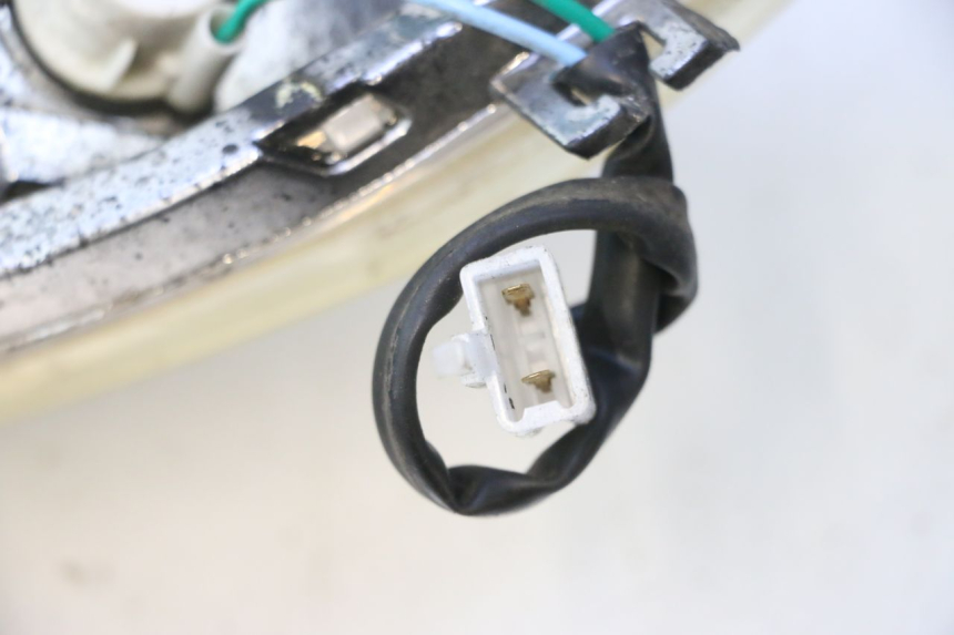 photo de FRONT RIGHT TURN SIGNAL JM MOTORS SANTANA 50 (2014 - 2023) - Alternative perspective