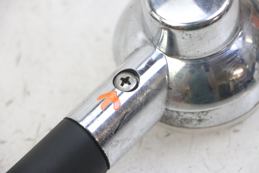 photo de FRONT RIGHT TURN SIGNAL APRILIA SCARABEO GT TOURING 125 (1999 - 2005) - Technical close-up