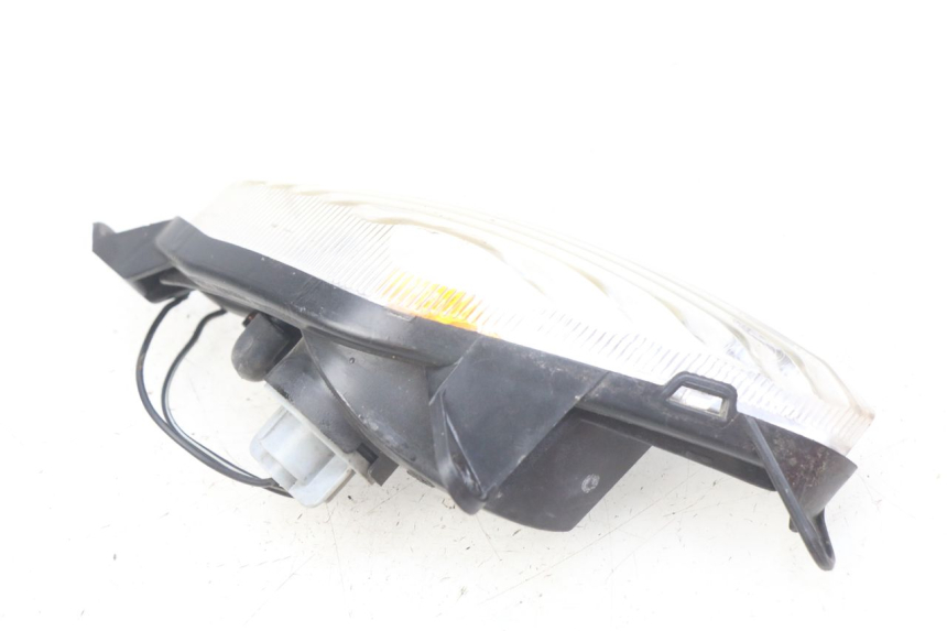 photo de RIGHT FRONT TURN SIGNAL SUZUKI SIXTEEN 125 (2008 - 2010) - Surface and material condition