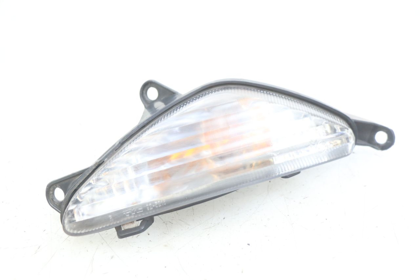 photo de RIGHT FRONT TURN SIGNAL SUZUKI SIXTEEN 125 (2008 - 2010) - Main view
