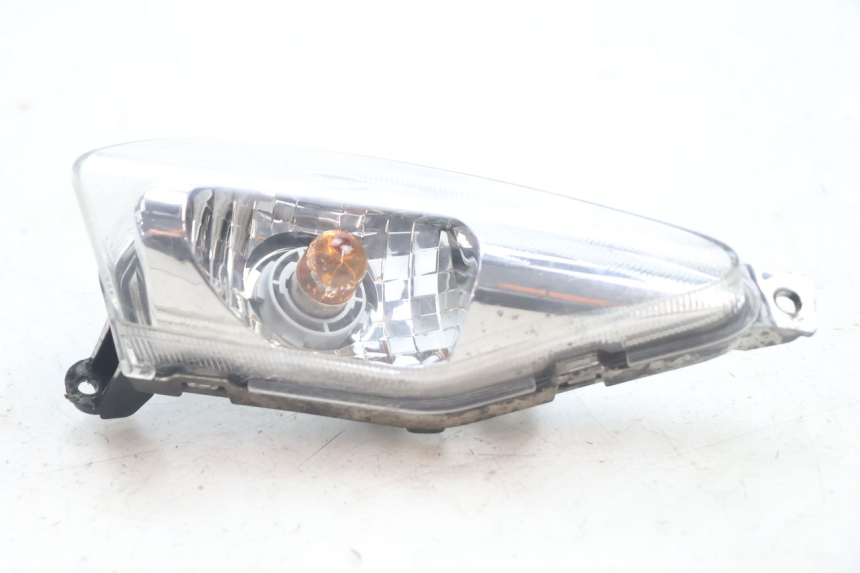 photo de FRONT RIGHT TURN SIGNAL RIDE SLASH 2T 50 (2012 - 2014) - Zoom on usage condition