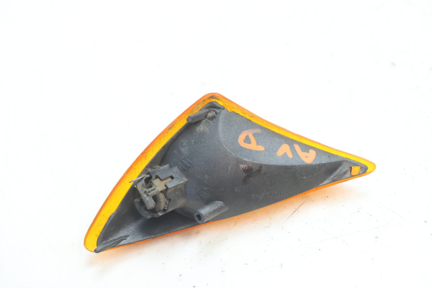 photo de FRONT RIGHT TURN SIGNAL PEUGEOT SPEEDFIGHT LC 50 (1996 - 2002) - Technical close-up