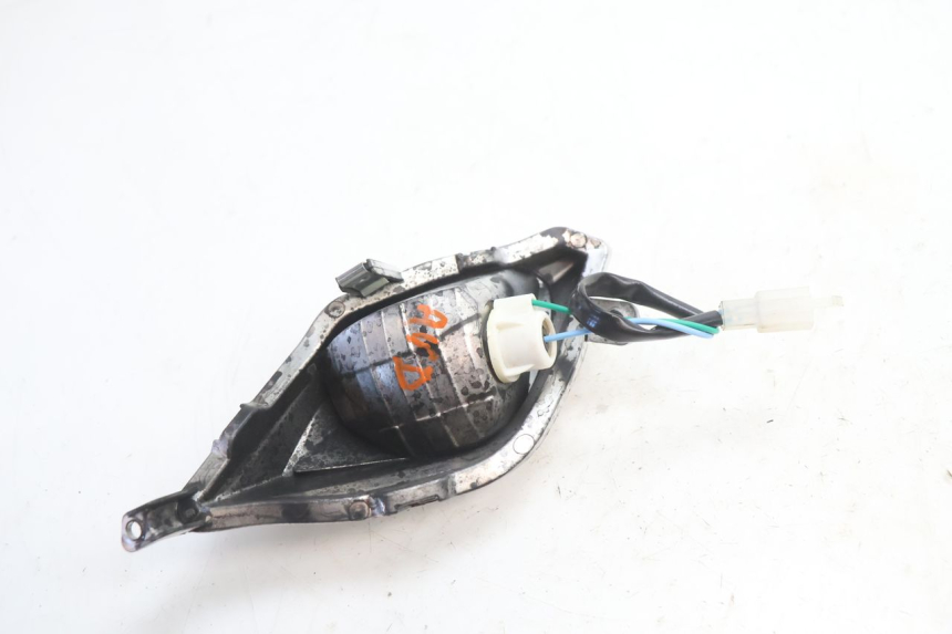 photo de FRONT RIGHT TURN SIGNAL VASTRO STREET S 50 (2016 - 2021) - Zoom on usage condition