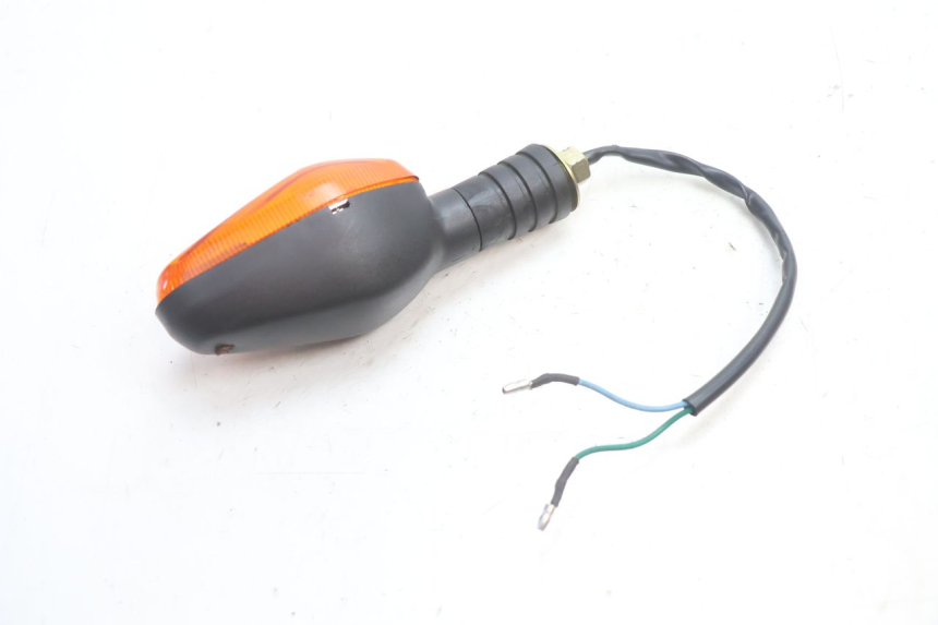 photo de FRONT RIGHT TURN SIGNAL YAMASAKI STREET 50 (2013 - 2018) - Alternative perspective