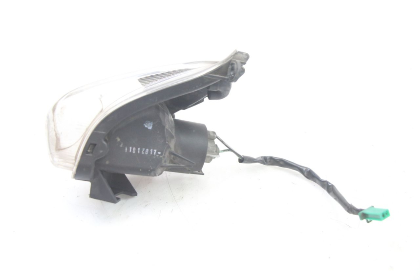 photo de FRONT RIGHT TURN SIGNAL SUZUKI BURGMAN 125 (2015 - 2017) - Zoom on usage condition