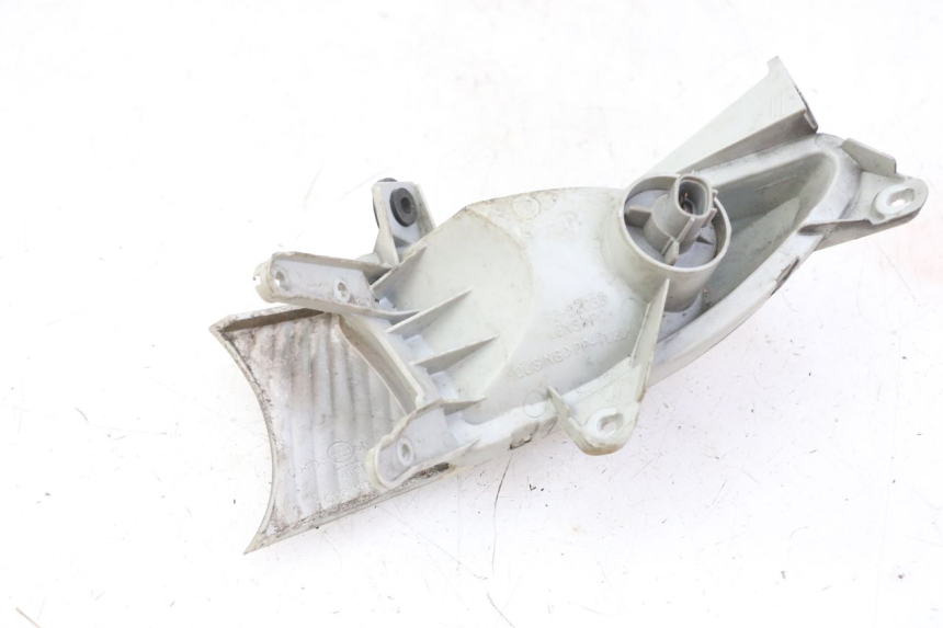 photo de RIGHT FRONT TURN SIGNAL SUZUKI BURGMAN 125 (2007 - 2014) - Checked used part