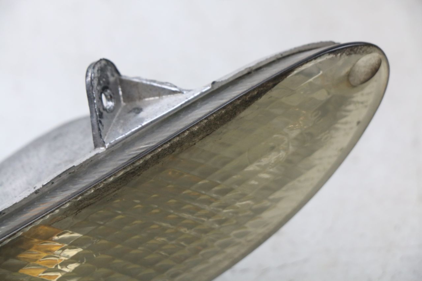 photo de FRONT RIGHT TURN SIGNAL BAOTIAN TRAVEL SPIRIT 50 (2010 - 2012) - Alternative perspective