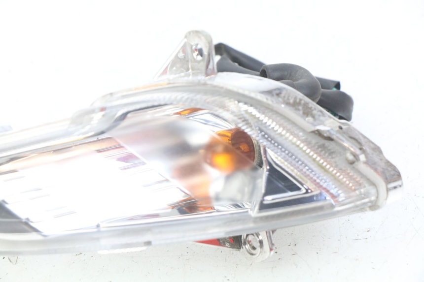 photo de RIGHT FRONT TURN SIGNAL PEUGEOT TWEET 4T 50 (2018 - 2022) - Zoom on usage condition