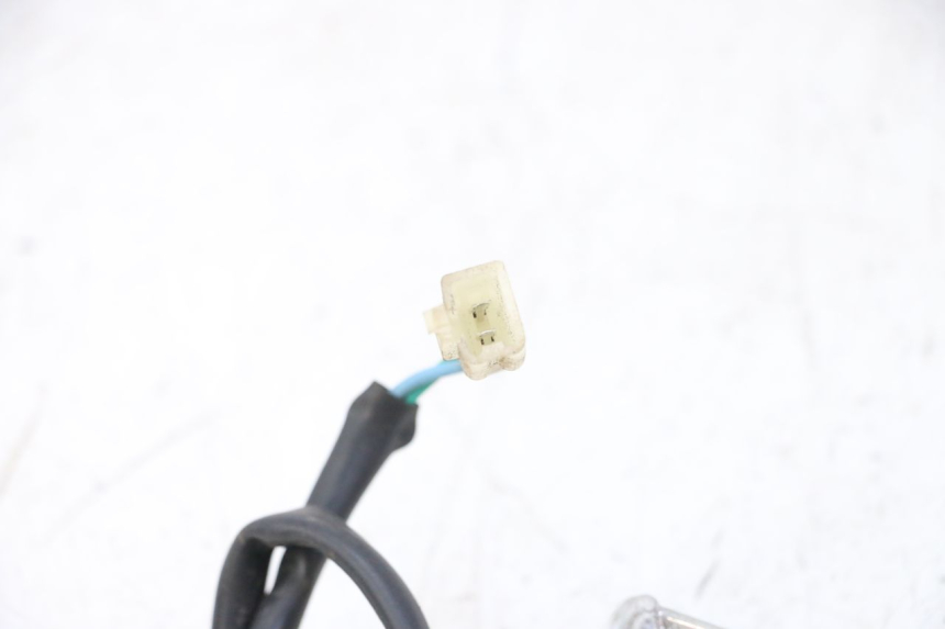 photo de FRONT RIGHT TURN SIGNAL PEUGEOT TWEET 4T 50 (2014 - 2019) - Zoom on usage condition