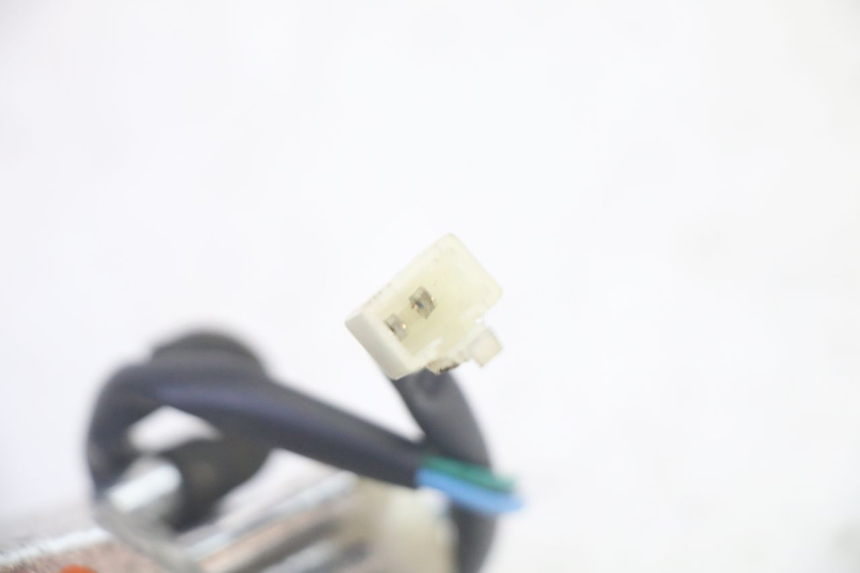 photo de FRONT RIGHT TURN SIGNAL PEUGEOT TWEET PRO EFI 4T 50 (2021 - 2022) - Technical close-up