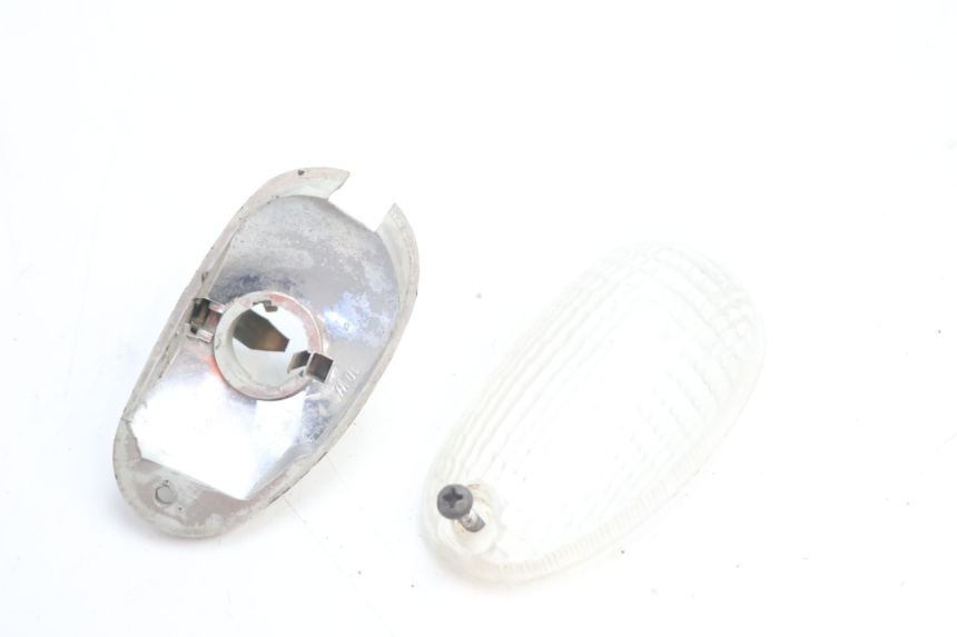 photo de FRONT RIGHT TURN SIGNAL PIAGGIO TYPHOON 50 (2000 - 2009) - Zoom on usage condition