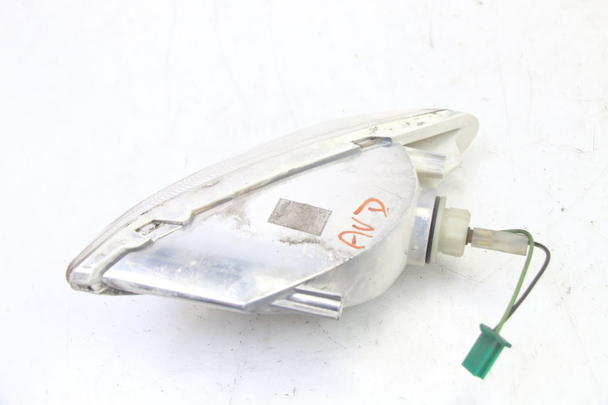 photo de RIGHT FRONT TURN SIGNAL SUZUKI UH BURGMAN 125 (2002 - 2006) - Zoom on usage condition