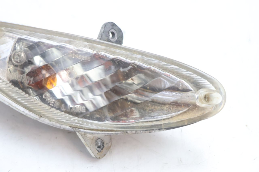 photo de RIGHT FRONT TURN SIGNAL PEUGEOT V-CLIC VCLIC 50 (2007 - 2013) - Zoom on usage condition