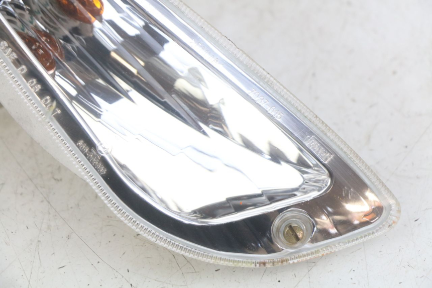 photo de RIGHT FRONT TURN SIGNAL PIAGGIO VESPA S 2T 50 (2007 - 2014) - Component detail