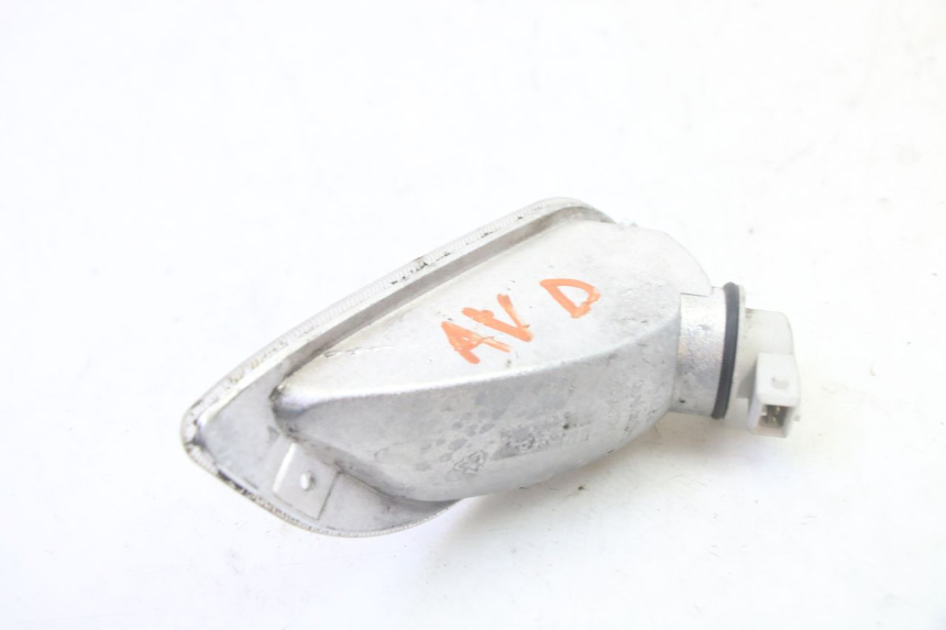 photo de RIGHT FRONT TURN SIGNAL PIAGGIO VESPA S 2T 50 (2007 - 2014) - Zoom on usage condition