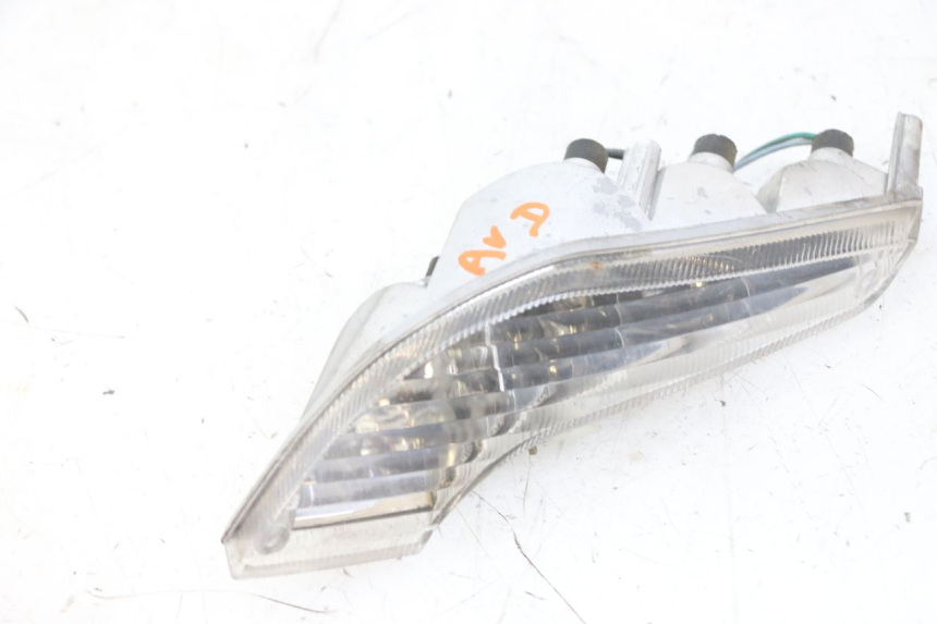 photo de FRONT RIGHT TURN SIGNAL PEUGEOT VIVACITY NEW 4T 50 (2008 - 2017) - Zoom on usage condition