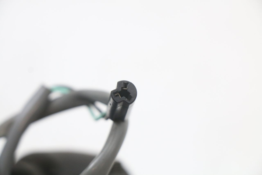 photo de FRONT RIGHT TURN SIGNAL SUZUKI VL INTRUDER 125 (2004 - 2007) - Fixing points details