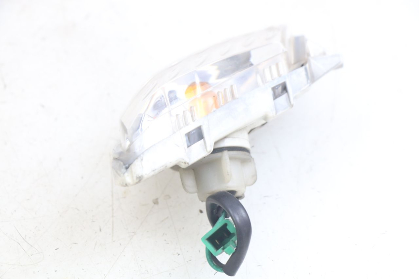 photo de RIGHT FRONT TURN SIGNAL YAMAHA X-MAX XMAX 250 (2006 - 2009) - Component detail