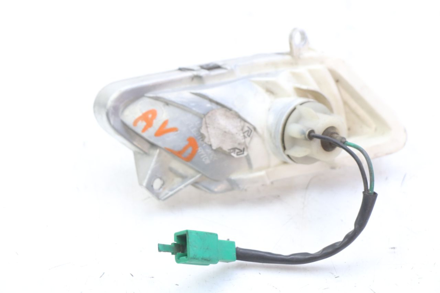 photo de RIGHT FRONT TURN SIGNAL YAMAHA XMAX X-MAX 125 (2006 - 2009) - Zoom on usage condition