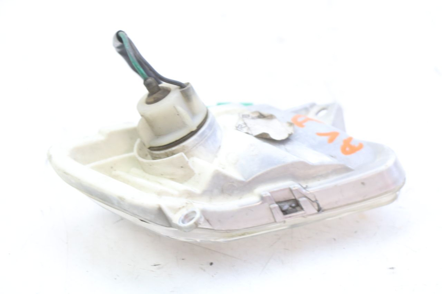 photo de RIGHT FRONT TURN SIGNAL YAMAHA XMAX X-MAX 125 (2006 - 2009) - Alternative perspective