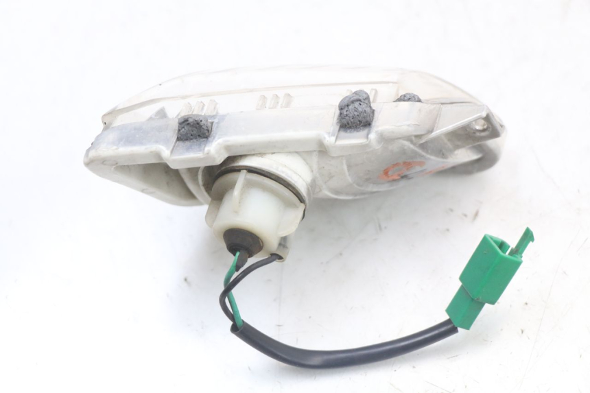 photo de RIGHT FRONT TURN SIGNAL YAMAHA X-MAX XMAX 250 (2006 - 2009) - Technical close-up