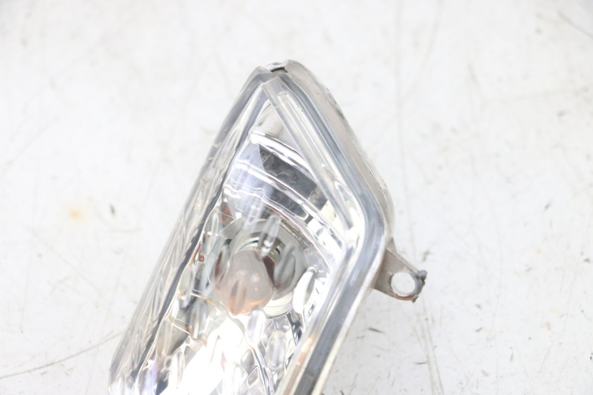 photo de RIGHT FRONT TURN SIGNAL YAMAHA XMAX X-MAX 125 (2006 - 2009) - Component detail