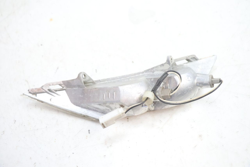 photo de FRONT RIGHT TURN SIGNAL PIAGGIO X8 STREET 125 (2006 - 2007) - Technical close-up
