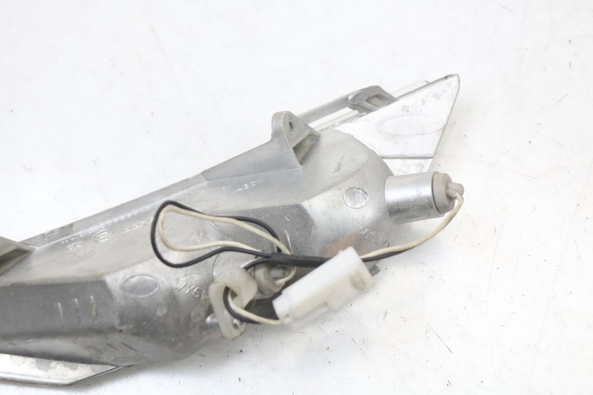 photo de RIGHT FRONT TURN SIGNAL PIAGGIO X8 125 (2004 - 2007) - Product overview