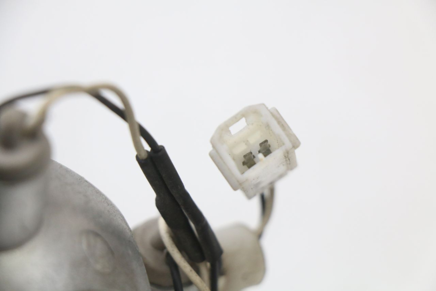 photo de RIGHT FRONT TURN SIGNAL PIAGGIO X8 125 (2004 - 2007) - Fixing points details