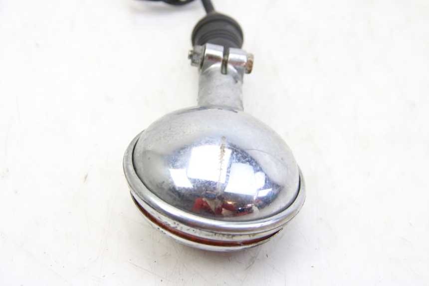 photo de RIGHT FRONT TURN SIGNAL YAMAHA XV VIRAGO 750 (1984 - 1998) - Fixing points details