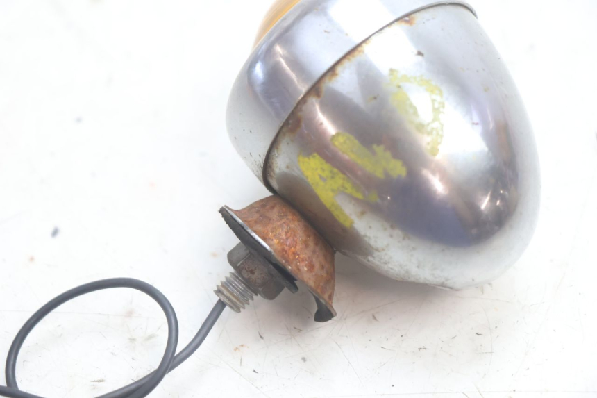 photo de FRONT RIGHT TURN SIGNAL YAMAHA XV VIRAGO 535 (1988 - 2004) - Alternative perspective