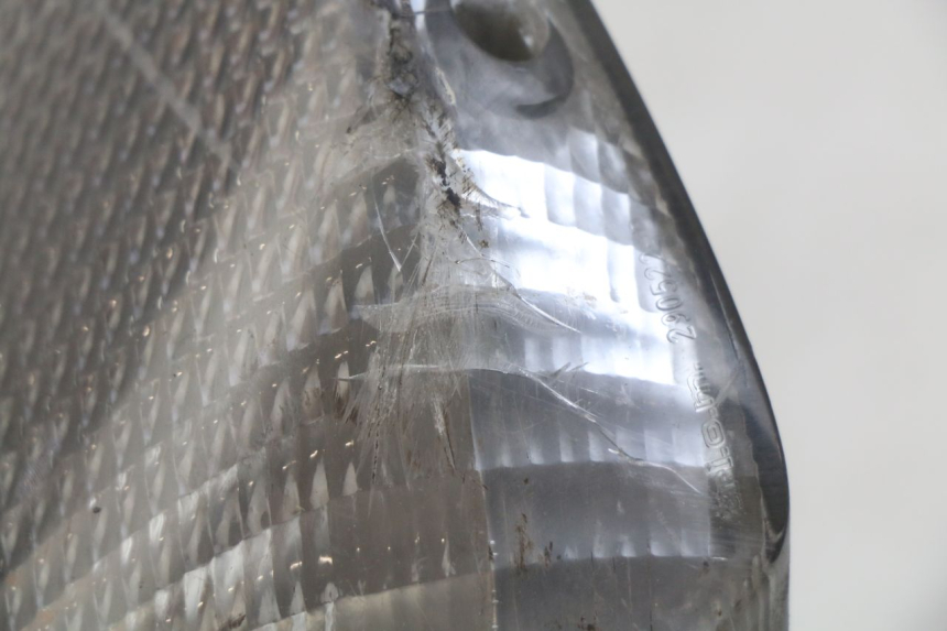 photo de FRONT RIGHT TURN SIGNAL YAMAHA YP MAJESTY 125 (2007 - 2010) - Alternative perspective