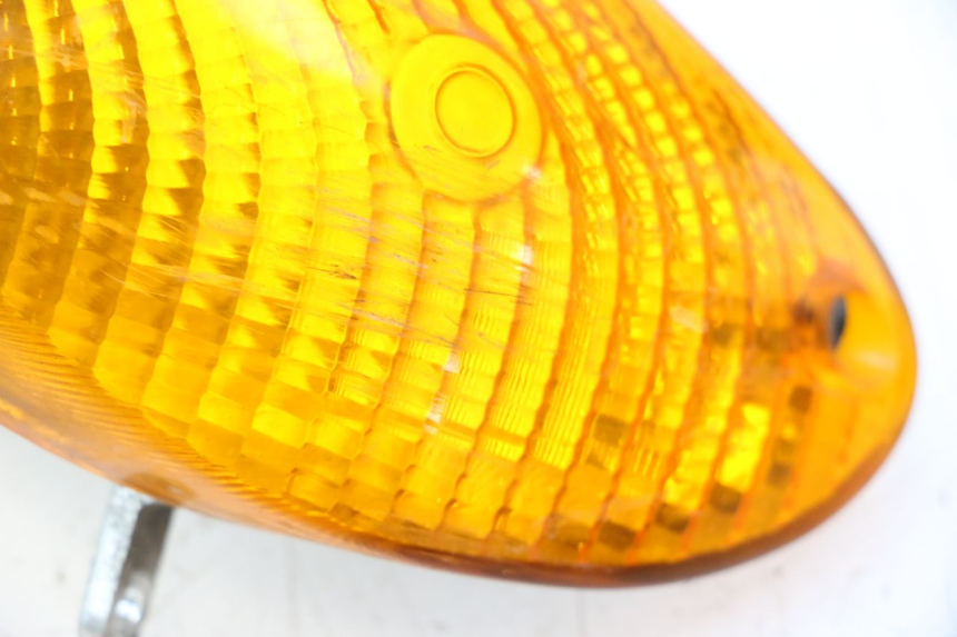 photo de FRONT RIGHT TURN SIGNAL YAMAHA YP MAJESTY 125 (1998 - 2001) - Zoom on usage condition