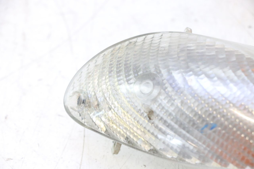 photo de FRONT RIGHT TURN SIGNAL YAMAHA YP MAJESTY 125 (2002 - 2006) - Surface and material condition