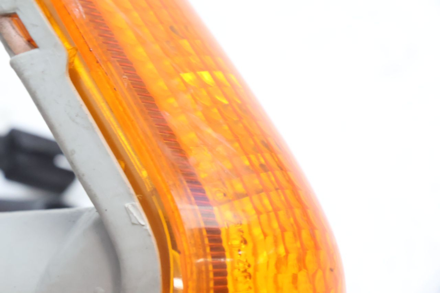 photo de FRONT RIGHT TURN SIGNAL KAWASAKI ZZR 600 (1995 - 2004) - Technical close-up