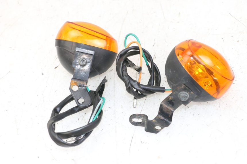 photo de FRONT TURN SIGNAL EUROCKA RETRO 50 (2007 - 2014) - Alternative perspective