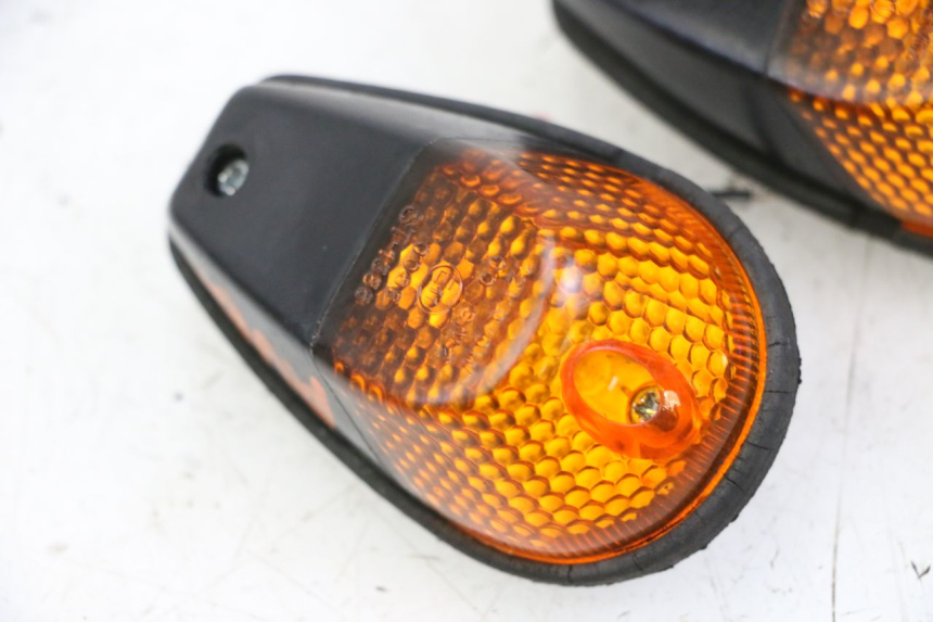 photo de FRONT TURN SIGNAL YAMAHA FJ 36Y 1100 (1984 - 1985) - Fixing points details