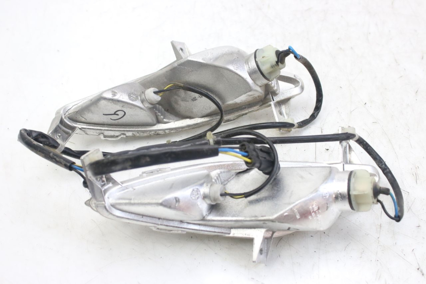 photo de FRONT TURN SIGNAL PIAGGIO FLY 4T 50 (2013 - 2017) - Zoom on usage condition