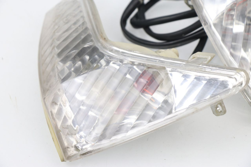 photo de FRONT TURN SIGNAL REVATTO FUTURA GT 125 (2006 - 2008) - Distinctive features