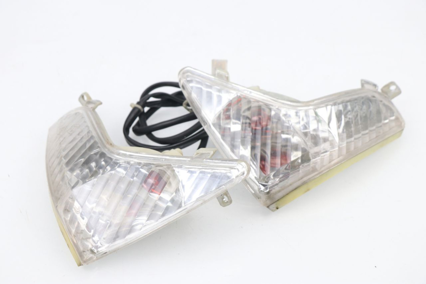 photo de FRONT TURN SIGNAL REVATTO FUTURA GT 125 (2006 - 2008) - High-resolution close-up