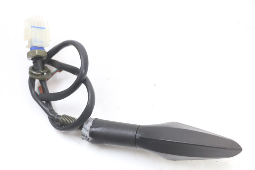 photo de LEFT FRONT TURN SIGNAL E-MAX 80L 1 (2011 - 2014) - Zoom on usage condition