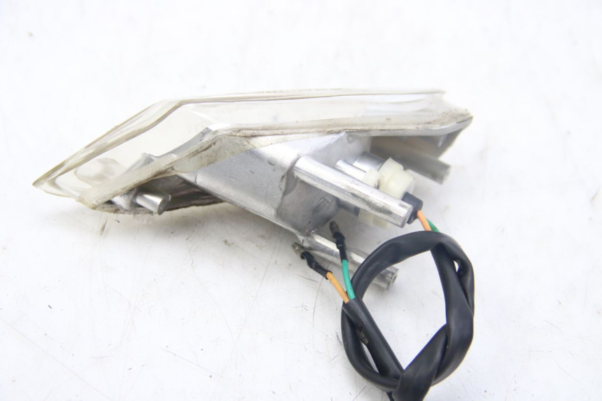 photo de LEFT FRONT TURN SIGNAL KYMCO AGILITY 4T 50 (2005 - 2018) - Zoom on usage condition