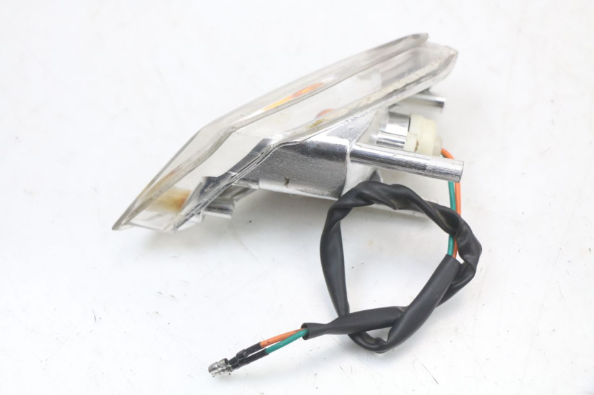 photo de LEFT FRONT TURN SIGNAL KYMCO AGILITY 4T 50 (2018 - 2022) - Technical close-up